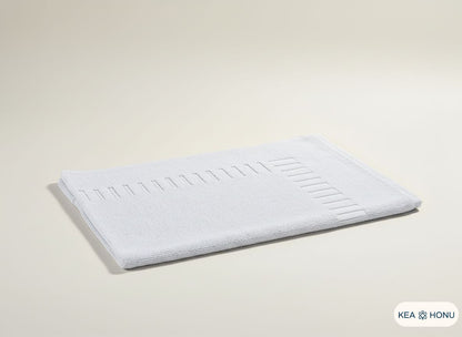Cotton mat in Coastal White from the Ritual Edit collection